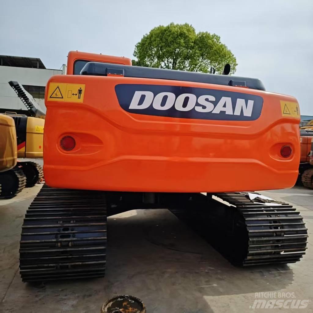 Doosan DX 225 Raupenbagger