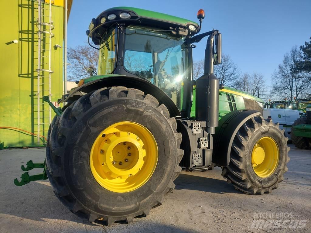 John Deere 7270 R Traktoren