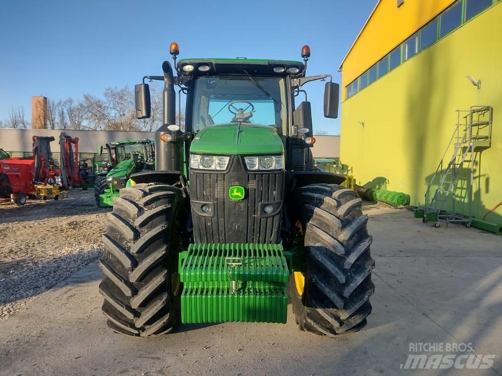 John Deere 7270 R Traktoren