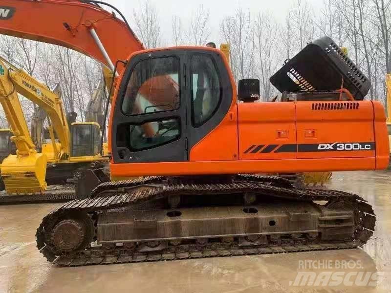 Doosan DX300LC Raupenbagger