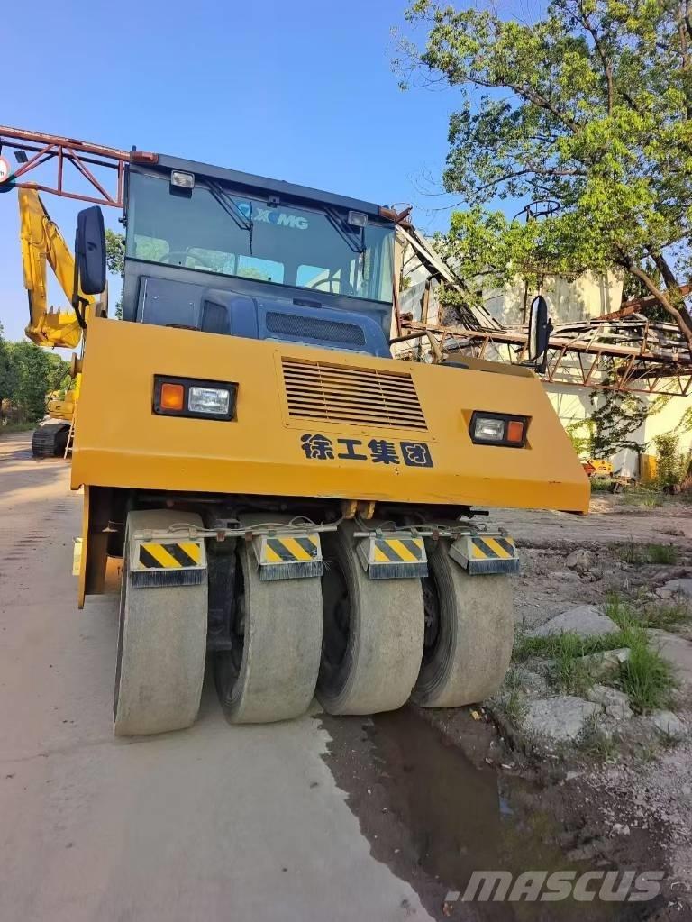 XCMG XP 263 Gummiradwalzen