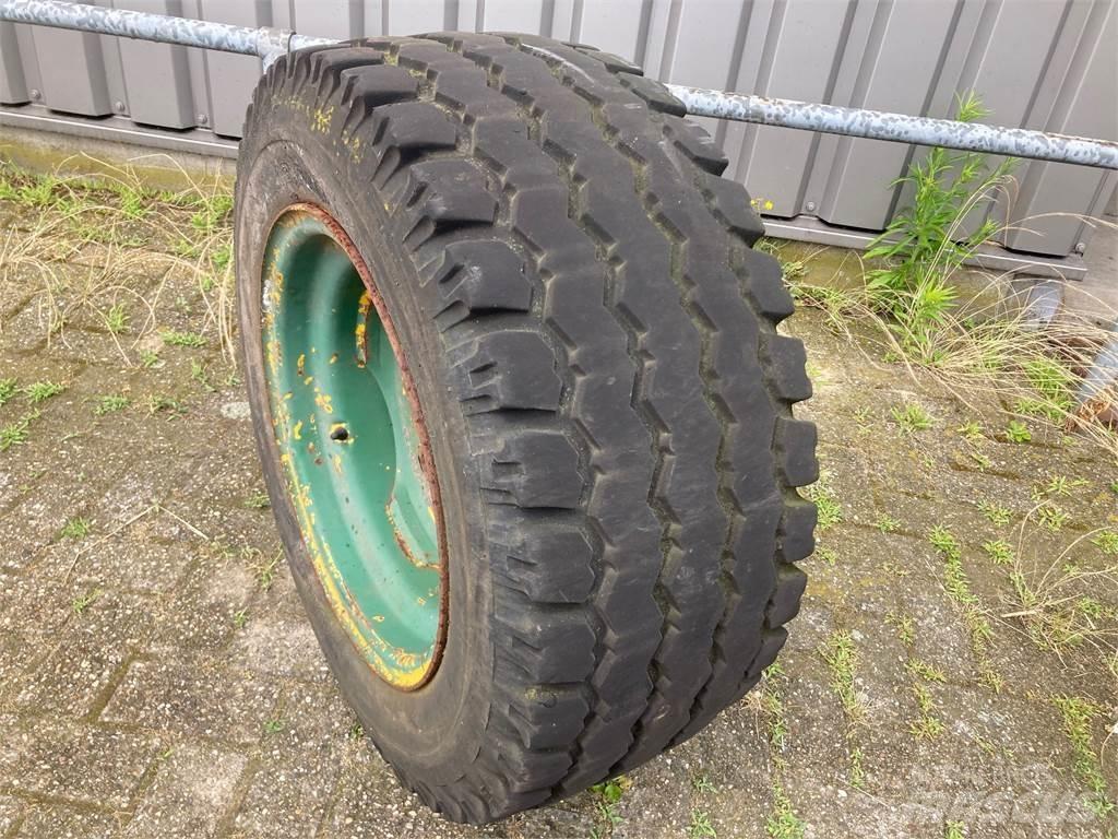 Barum 13.0/65-18 Reifen