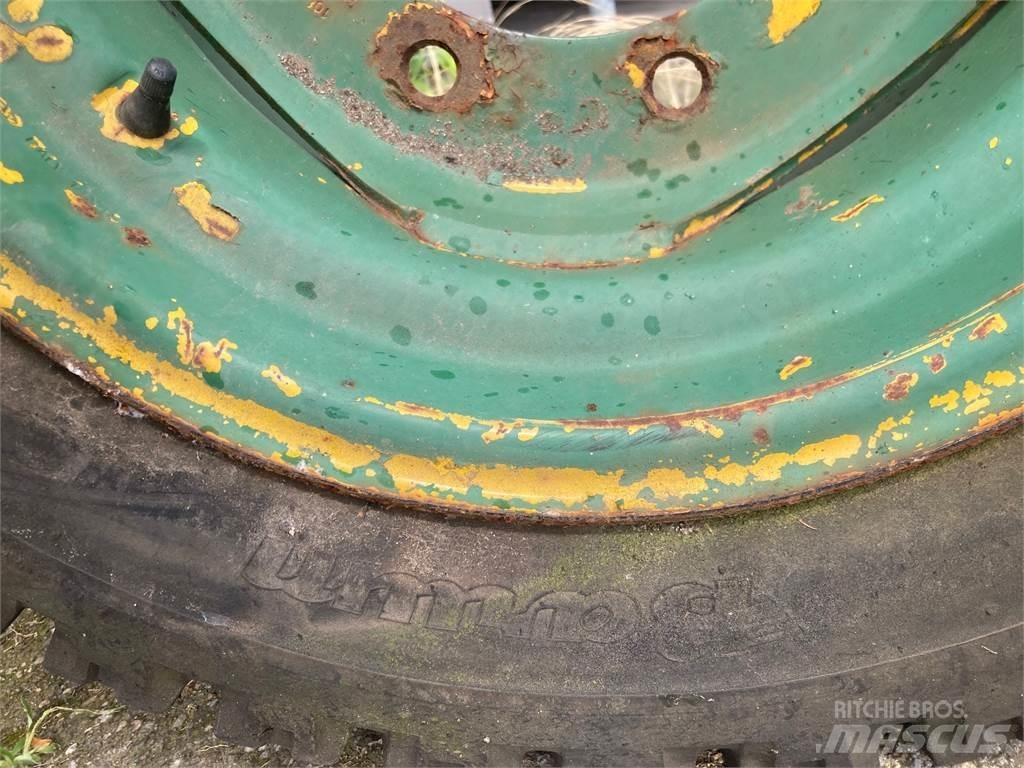 Barum 13.0/65-18 Reifen