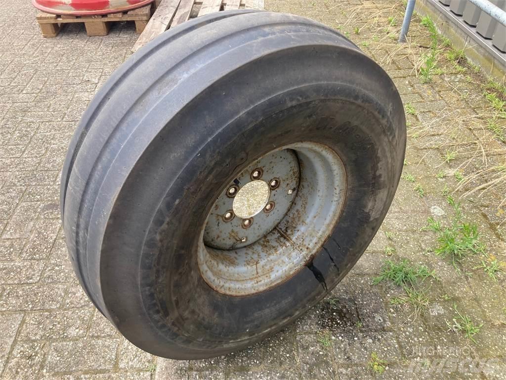 BKT 11.00-16 Reifen
