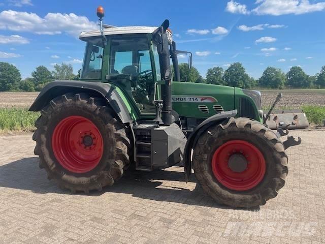 Fendt 714 Com3 Traktoren