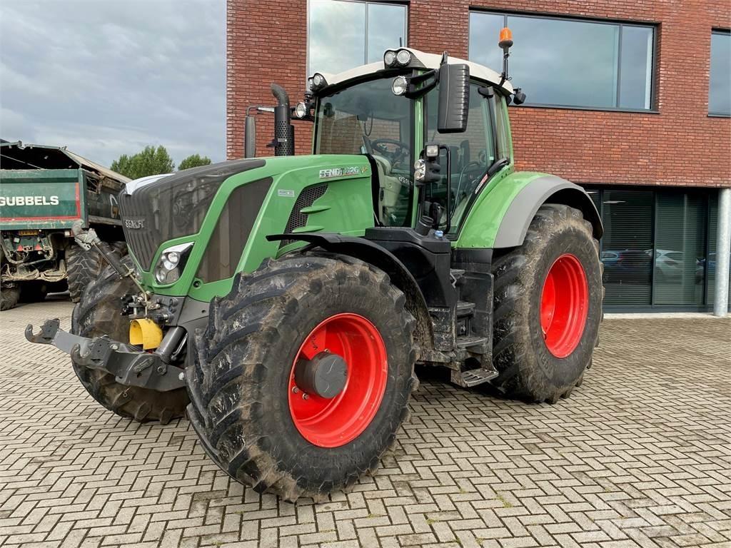 Fendt 826 Vario Traktoren
