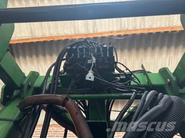 John Deere 832 Selbstfahrende Sprühgeräte