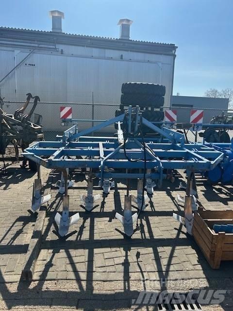 Lemken Karat 9/300 Grubber