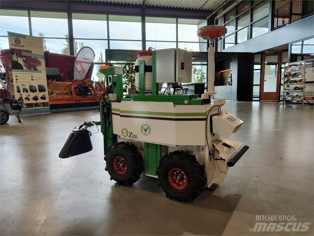  Naio OZ Robot Sonstige Landmaschinen