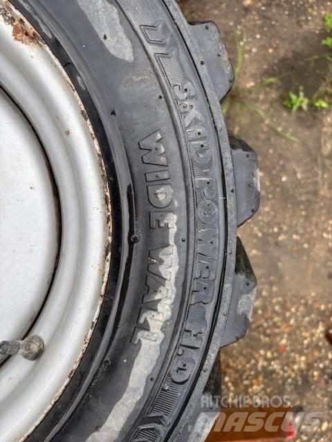 Set BKT 27x8.50-15 Reifen