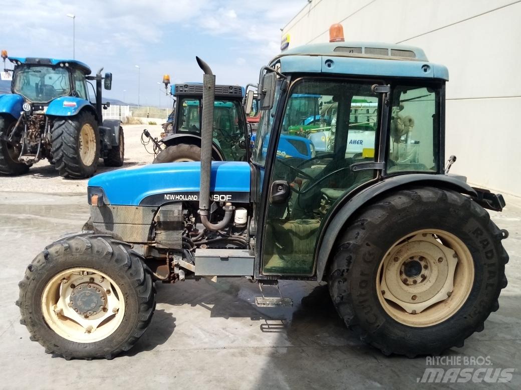 New Holland TN 90 F Traktoren