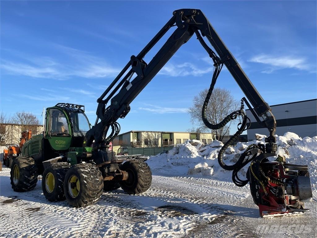 John Deere 1270E Harvester
