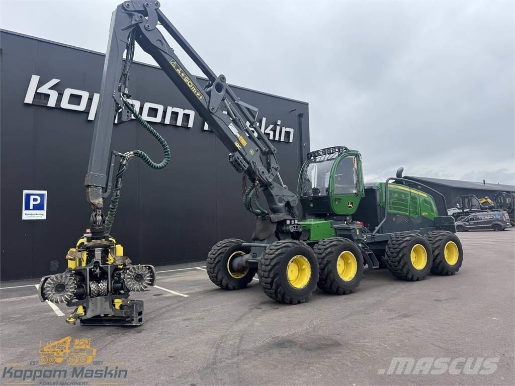John Deere 1270G Harvester