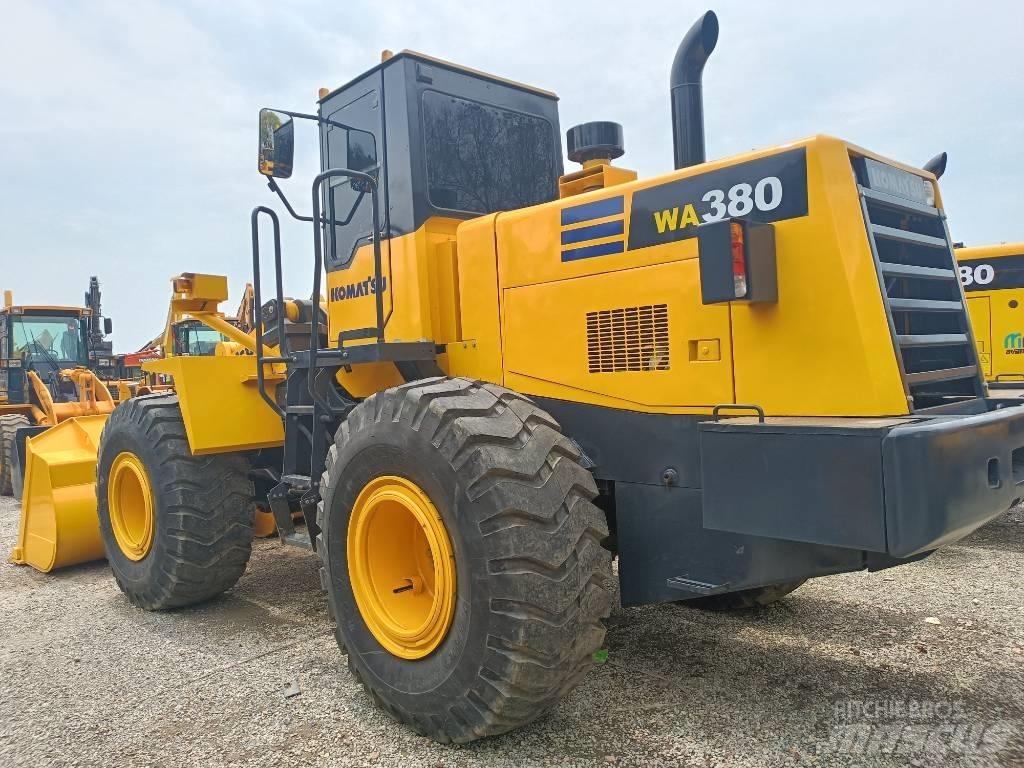 Komatsu WA 380 Radlader
