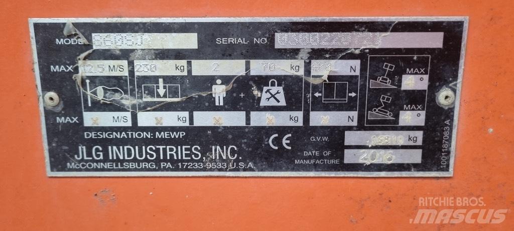 JLG 860 SJ Teleskopbühnen