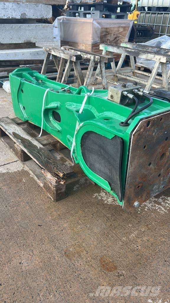 Montabert M 900 Hammer / Brecher
