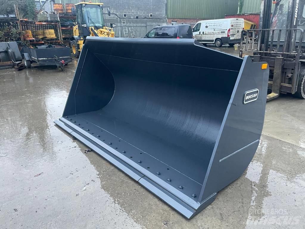 Doosan DL 320-7 Schaufeln