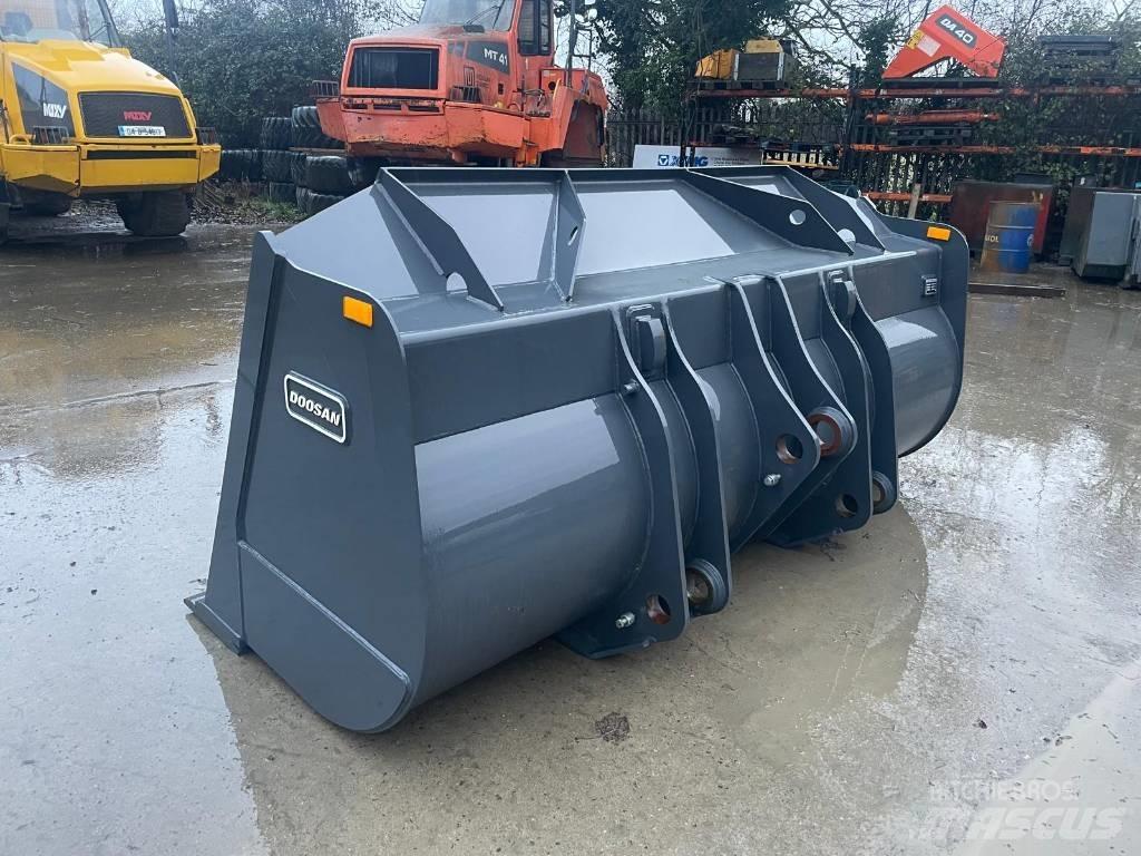 Doosan DL 320-7 Schaufeln