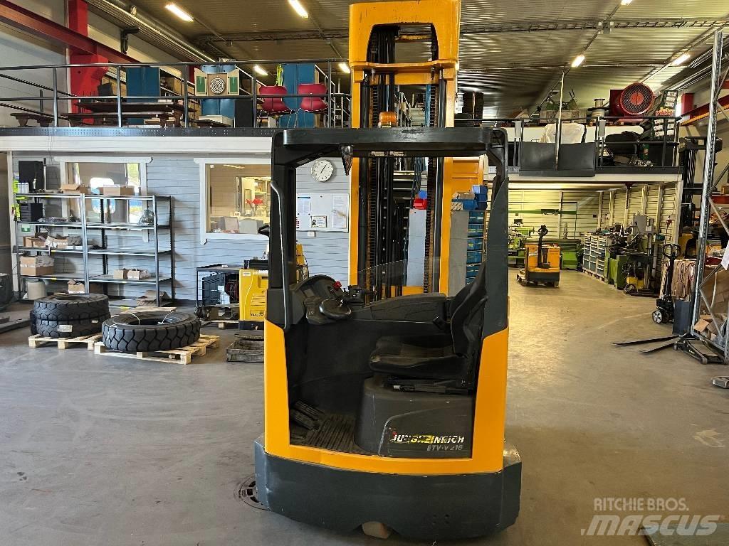 Jungheinrich ETV 216 Schubmaststapler