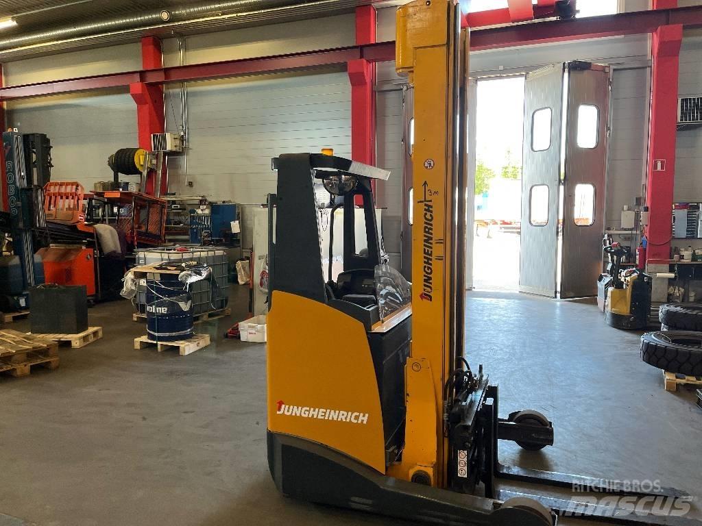 Jungheinrich ETV 216 Schubmaststapler