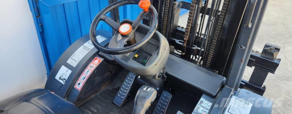 Ausa C 200 H X4 Geländestapler