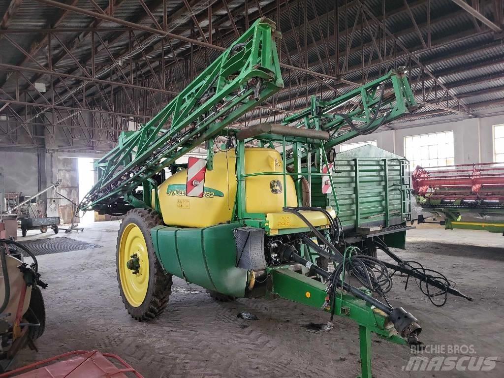 John Deere 732 Anhängespritzen