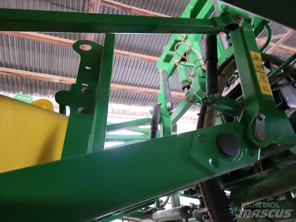 John Deere 732 Anhängespritzen