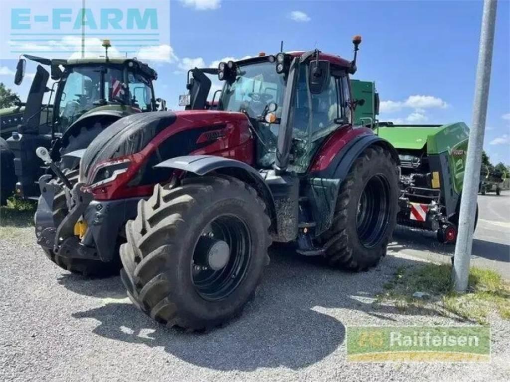 Valtra t 235 Traktoren