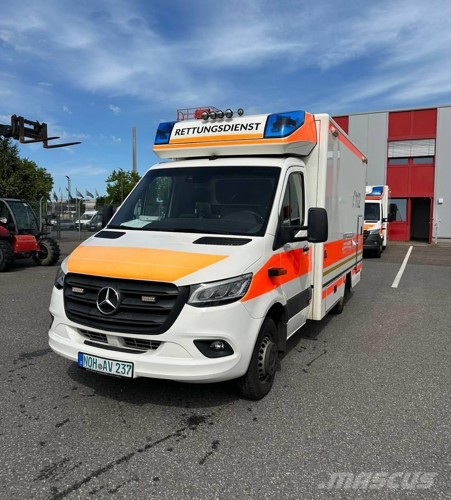 Mercedes-Benz 1000 Krankenwagen