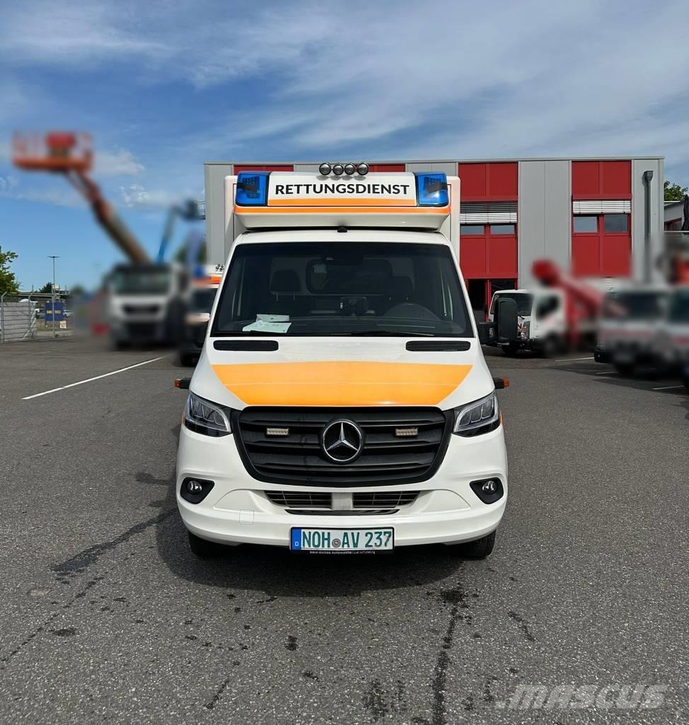 Mercedes-Benz 1000 Krankenwagen