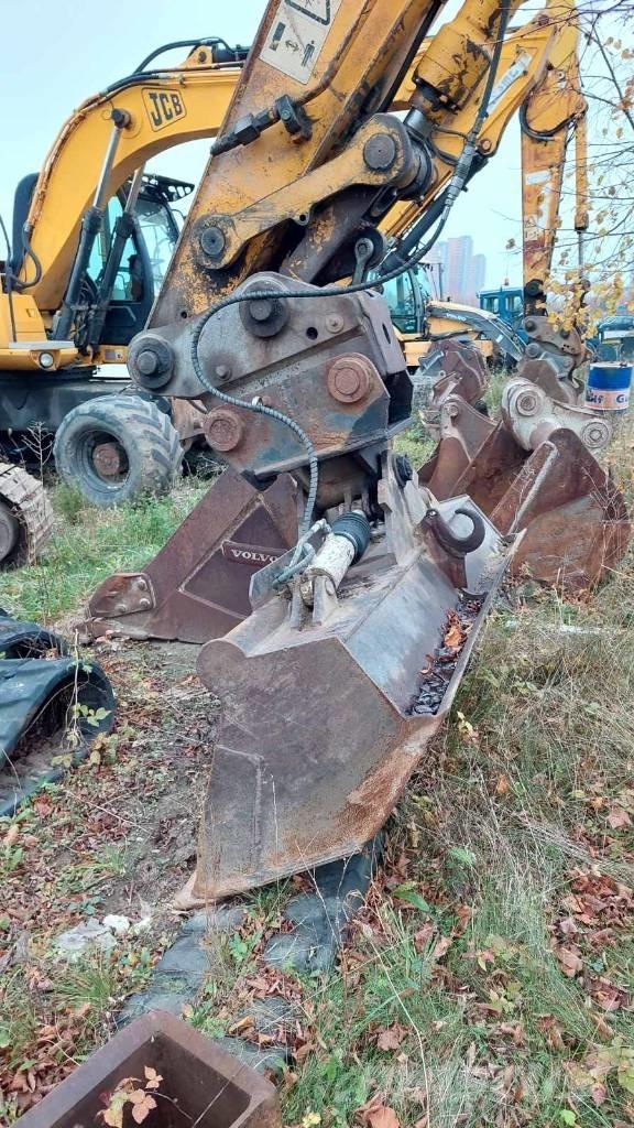JCB JS 220 LC Raupenbagger