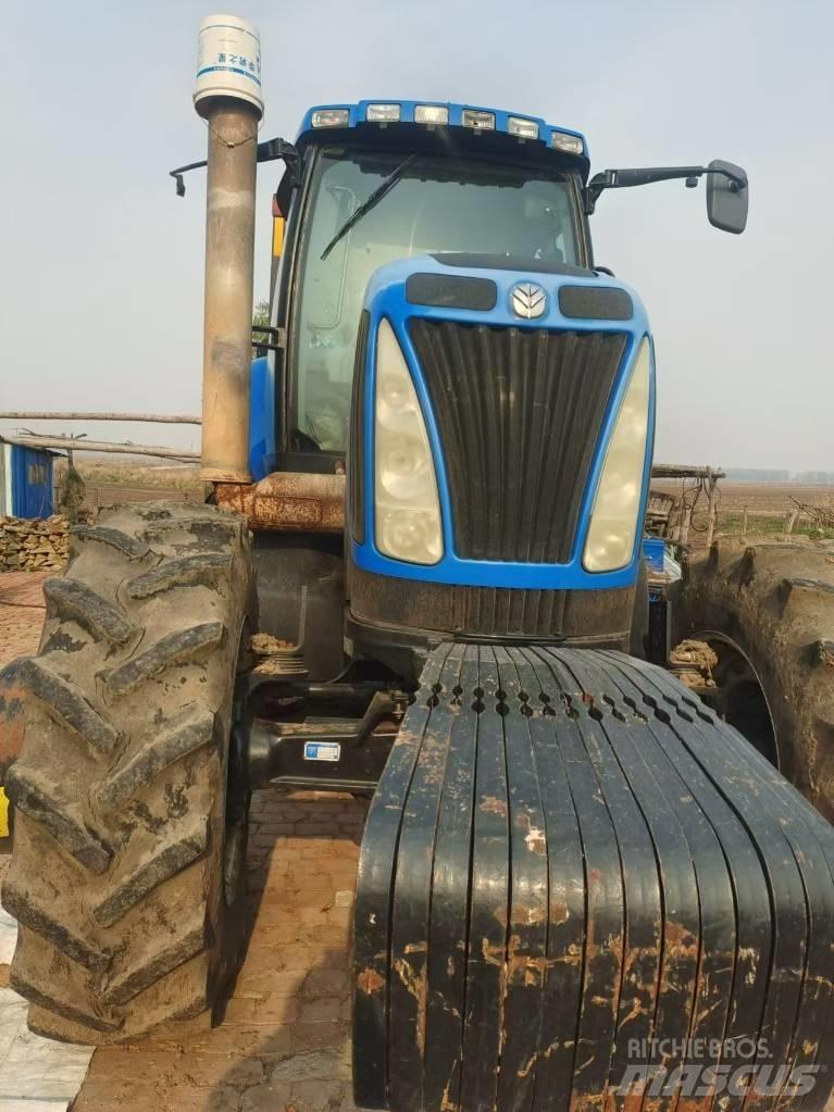 New Holland T8040 Traktoren