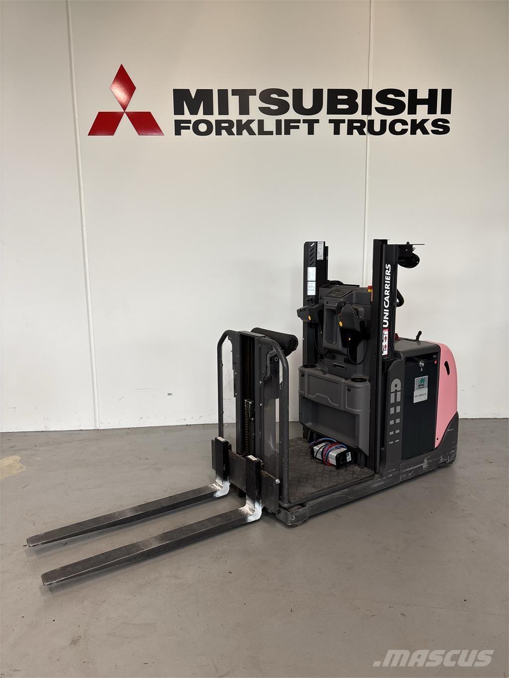 UniCarriers EPL100 Niederhub-Kommissionierer