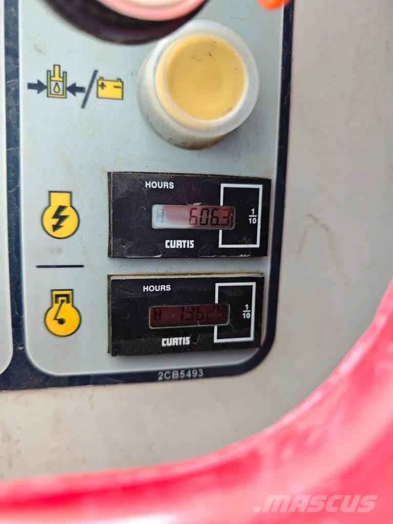 Dino 220 XTC 2 Gelenkteleskoparbeitsbühnen