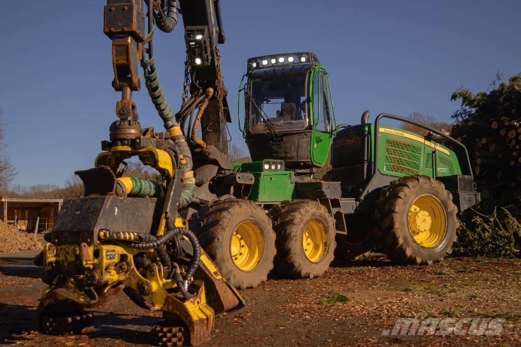 John Deere 1170e Harvester