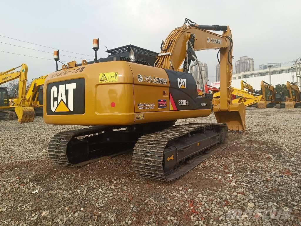 CAT 323 D2L Raupenbagger