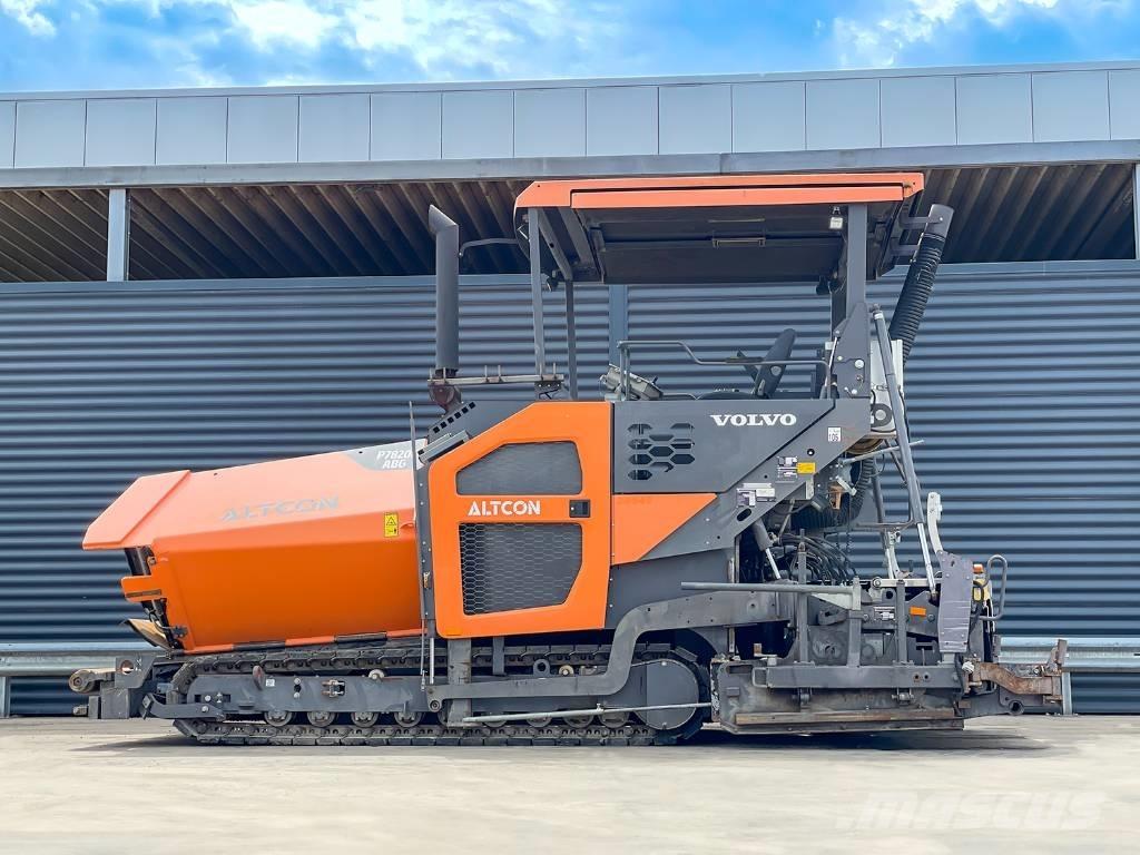 Volvo P7820C Strassenfertiger