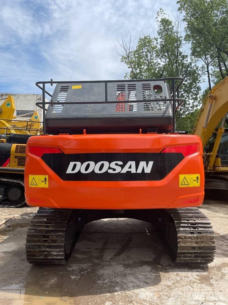 Doosan DX 225 Midibagger  7t - 12t