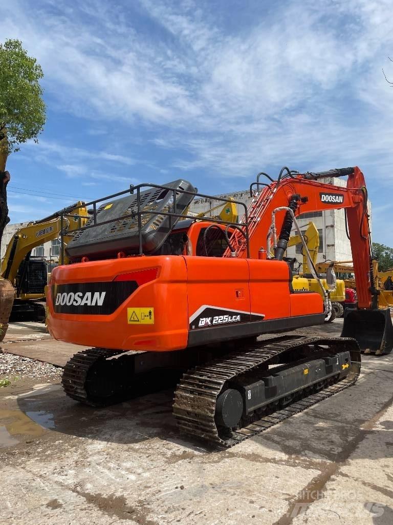 Doosan DX 225 Midibagger  7t - 12t
