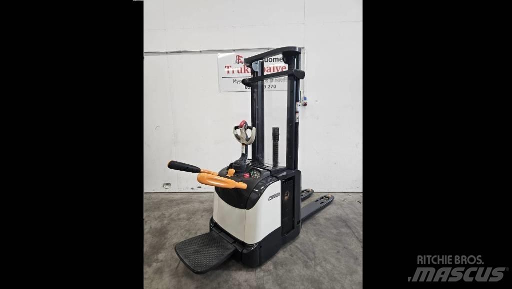 Crown ETi 4000 1.6 Zelfrijdende stapelaars