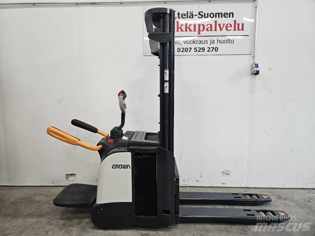 Crown ETi 4000 1.6 Zelfrijdende stapelaars