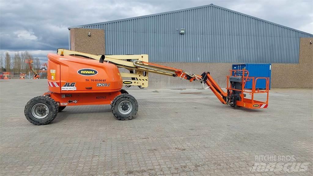 JLG 520AJ Gelenkteleskoparbeitsbühnen