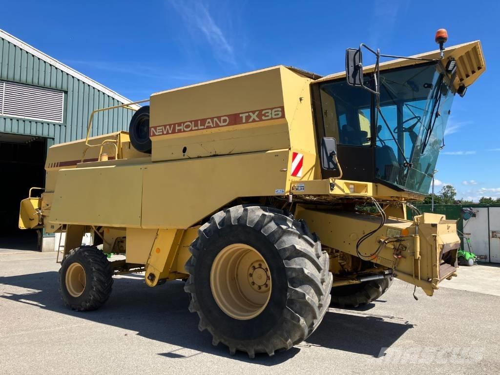 New Holland TX 36 Mähdrescher