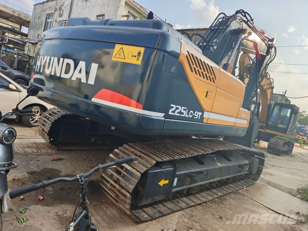 Hyundai 220 LC-9 Raupenbagger