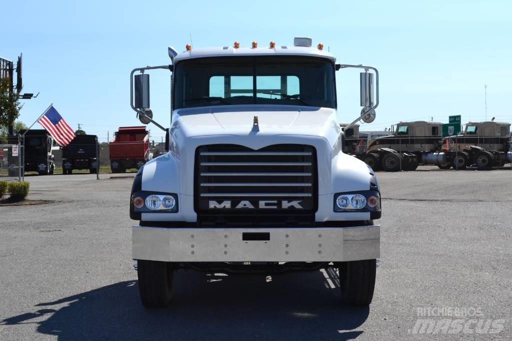 Mack Granite GU 713 Sattelzugmaschinen