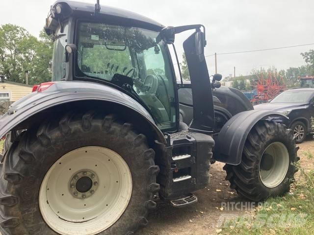 Valtra T 174 EA Traktoren