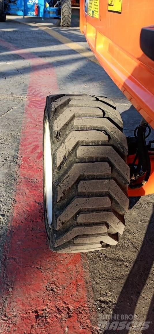 JLG 460SJ Teleskopbühnen
