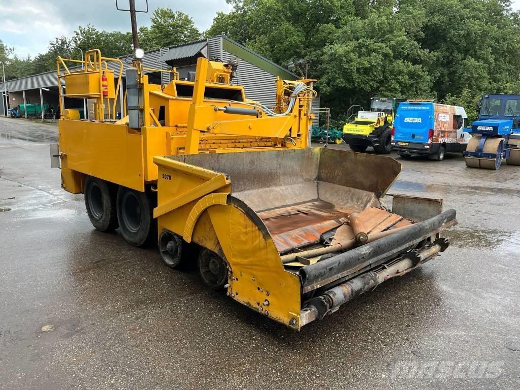 Demag SF 120 P Strassenfertiger