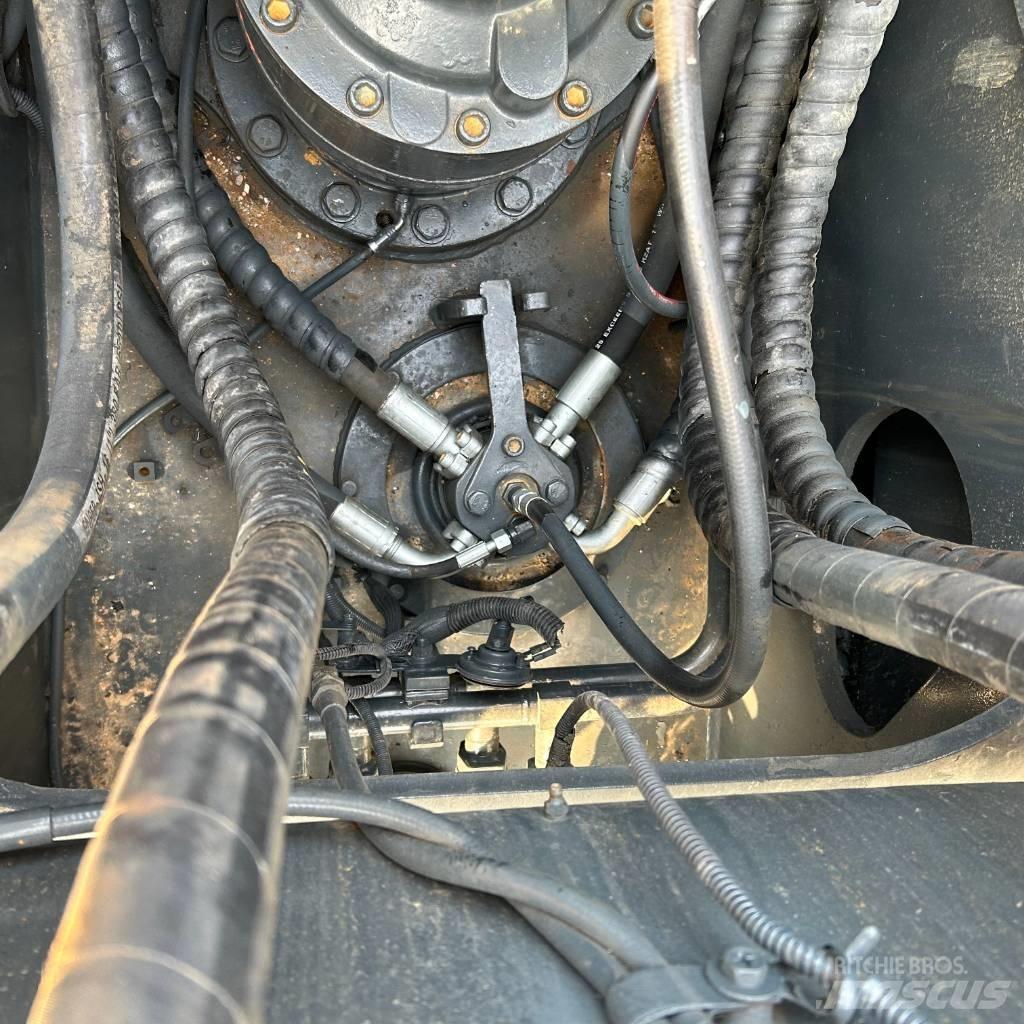 Hyundai R220LC-9S Raupenbagger