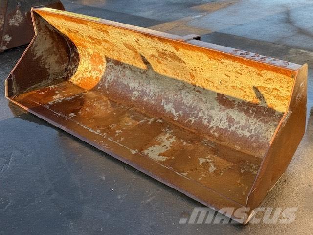 Manitou USED BUCKET Schaufeln